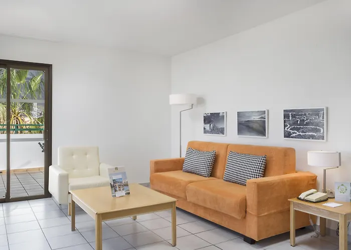 Sunset Bay Club 아파트호텔 4*