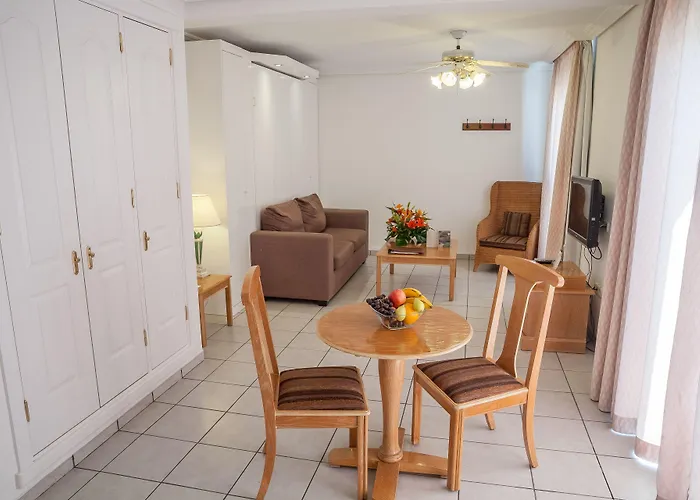 Sunset Bay Club 아파트호텔