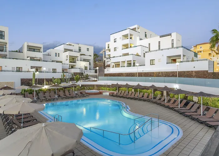 Sunset Bay Club 4* 아데제