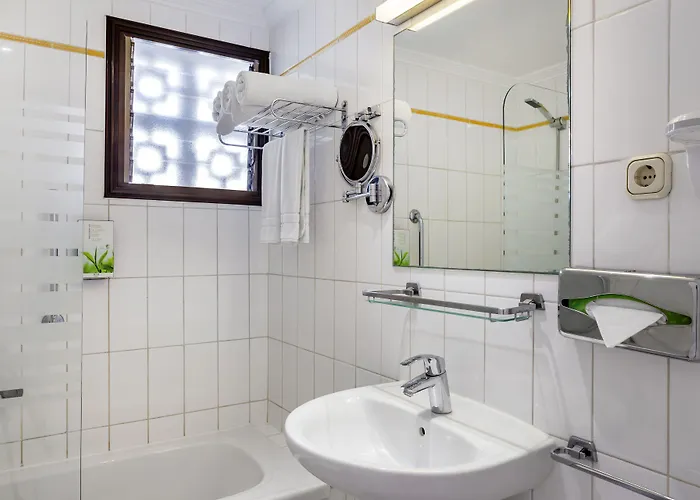 Sunset Bay Club Apartmanhotel 4*