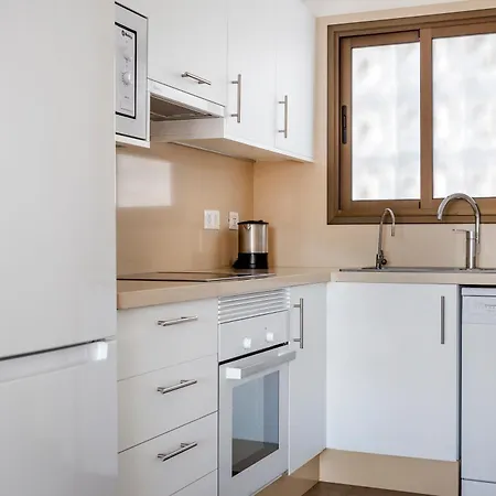 Sunset Bay Club Lägenhetshotell 4*