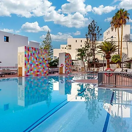 Sunset Bay Club Apartmanhotel 4*