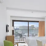 Sunset Bay Club 아데제