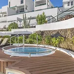 Sunset Bay Club 아파트호텔 4*
