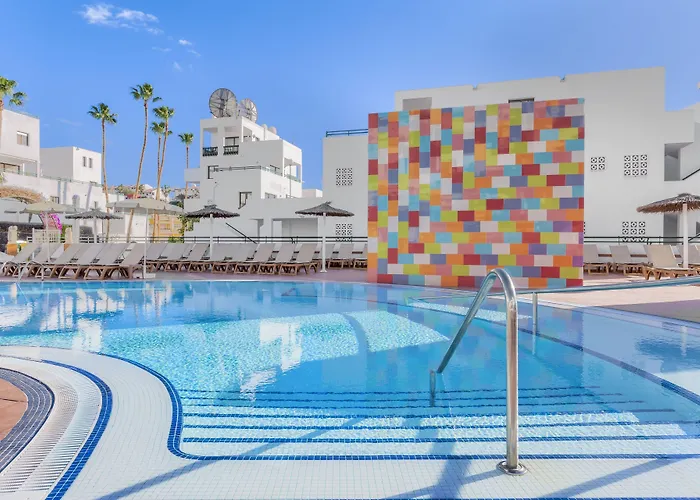 Апарт-отель Sunset Bay Club